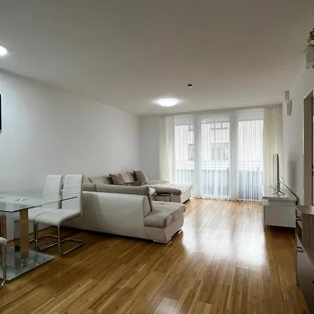 Apartamento Schoene In Fuer 5 Personen Telfs