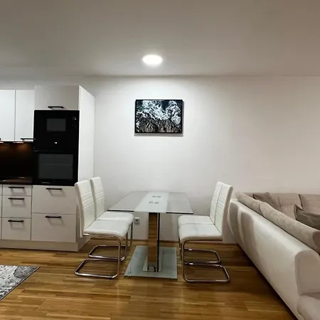 Schoene In Fuer 5 Personen Apartment *