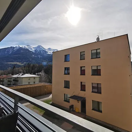 Schoene In Fuer 5 Personen Apartment Telfs