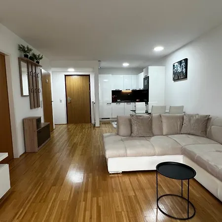 Schoene In Fuer 5 Personen Apartmán Telfs